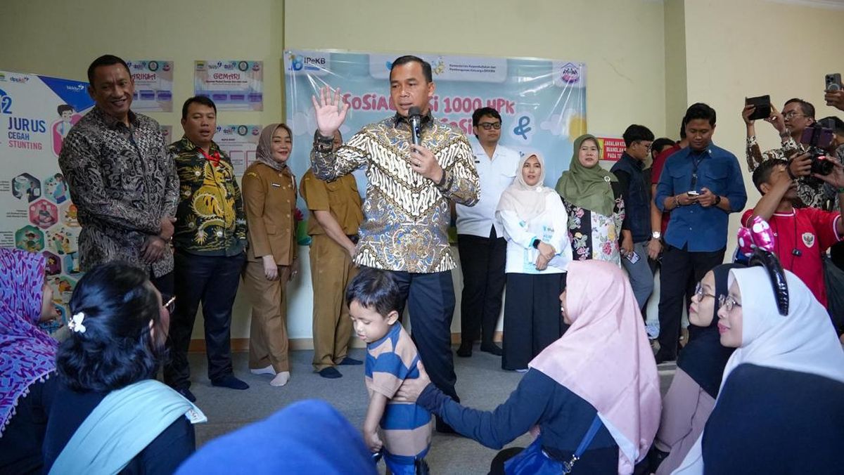 Menteri Wihaji Tinjau MBG untuk Ibu Hamil dan Menyusui di Bandung