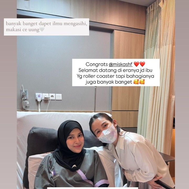 <p>Miskah melahirkan anak pertama didampingi oleh suaminya. Setelah melahirkan, ia mendapat banyak kunjungan dari kerabat dan teman. Pendiri salah satu brand ASI booster, Victoria Finky, menjadi salah satu orang yang menjenguk Miskah. Ia juga mem-<em>posting</em> foto bersama Miskah dalam unggahan di Instagram Stories. (Foto: Instagram @miskashf)</p>