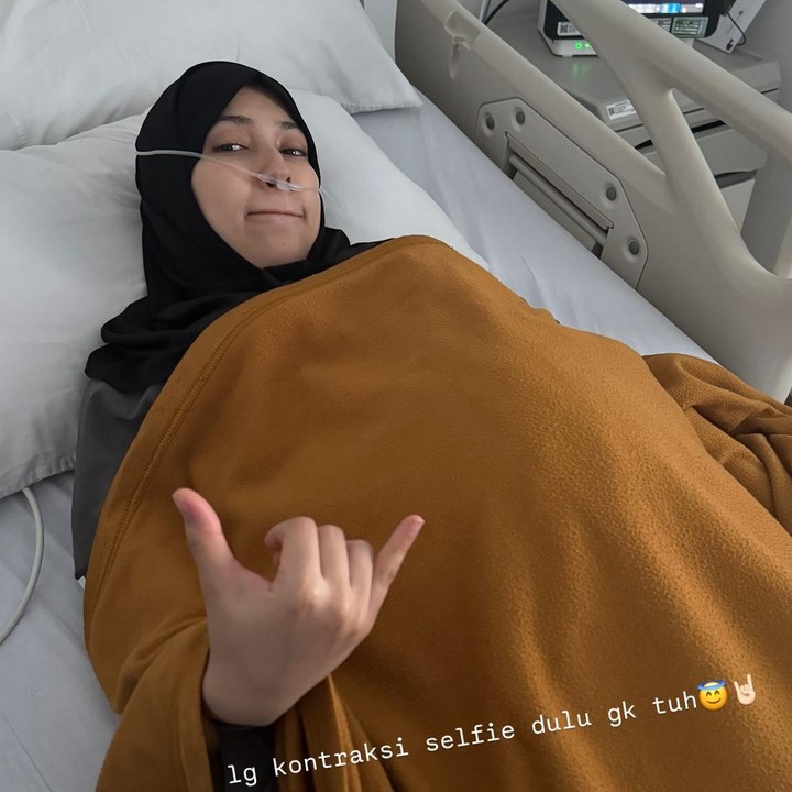 <p>Kakak ipar YouTuber Fadil Jaidi, Miskah Shafa, melahirkan anak pertamanya pada Selasa, 29 Juli 2025. Istri dari Yislam Al Jaidi ini melahirkan anak berjenis kelamin perempuan, Bunda. (Foto: Instagram @miskashf)</p>