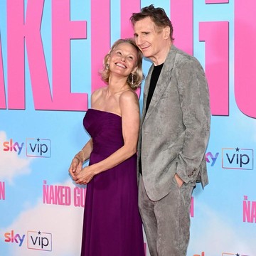 Pamela Anderson Dikabarkan Berpacaran dengan Liam Neeson, Konfirmasi Rumor?