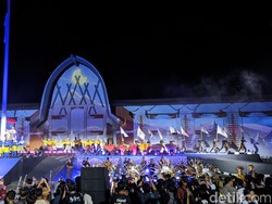 Istana Undang Penari Kolosal NTB Tampil di HUT RI ke-80