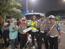 PJR-Ditresnarkoba Polda Jatim Gagalkan Pengiriman Sabu 1 Kg di Suramadu