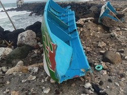 Puluhan Perahu di Dermaga Pamayangsari Tasik Rusak Diterjang Gelombang