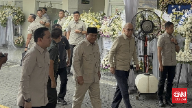 Prabowo Melayat ke Rumah Duka Kwik Kian Gie