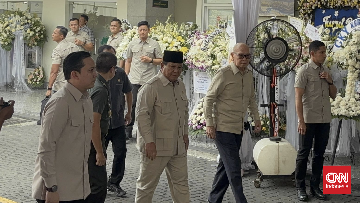 Prabowo Melayat ke Rumah Duka Kwik Kian Gie