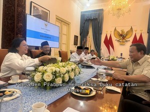 Tiba-tiba Prabowo Cek Catatan Sri Mulyani Saat Rapat, Begini Ceritanya Tiba-tiba Prabowo Cek Catatan Sri Mulyani Saat Rapat, Begini Ceritanya