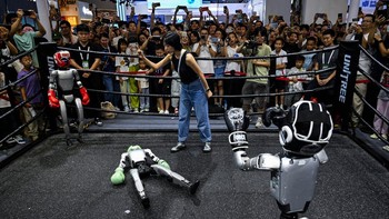 FOTO: Robot-robot Canggih Pamer Kemampuan di WAIC 2025