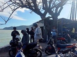 Ada Peringatan Tsunami, Sejumlah Warga Malah Santai di Pesisir Pantai Gorontalo
