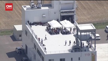 VIDEO: Tsunami Ancam Jepang, Warga Hokkaido Ngungsi ke Atas Gedung