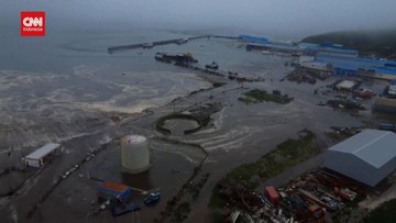 VIDEO: Penampakan Tsunami Terjang Pesisir Kota Severo-Kurilsk Rusia