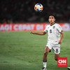 Rayhan Hannan berupaya mengejar bola dalam laga final Piala AFF U-23 di SUGBK, Selasa (29/7) malam.