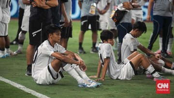 Berita Olahraga Terkini CNN Sport : FOTO: Wajah-wajah Sedih Timnas Indonesia U-23