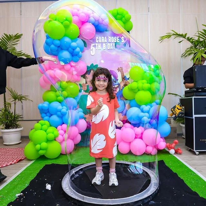 <p>Putri Rianti dan Cassanova bernama Cara Rose Kanaya Nainggolan, lahir pada 25 Juli 2020. Tahun ini, Cara Rose ulang tahun yang ke-5 dirayakan dengan penuh cinta bersama keluarga dan teman-temannya. (Foto: Instagram @riantic)</p>