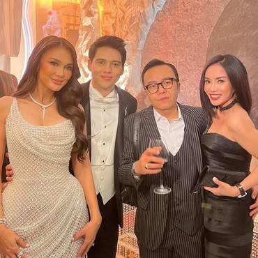 Ari Lasso Gandeng Mesra Pacar Baru di Resepsi Luna Maya