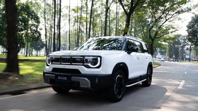 BJ30 Hybrid Hadir Dalam Versi Setir Kanan Pertama di Dunia