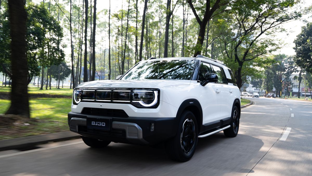 BJ30 Hybrid Hadir Dalam Versi Setir Kanan Pertama di Dunia