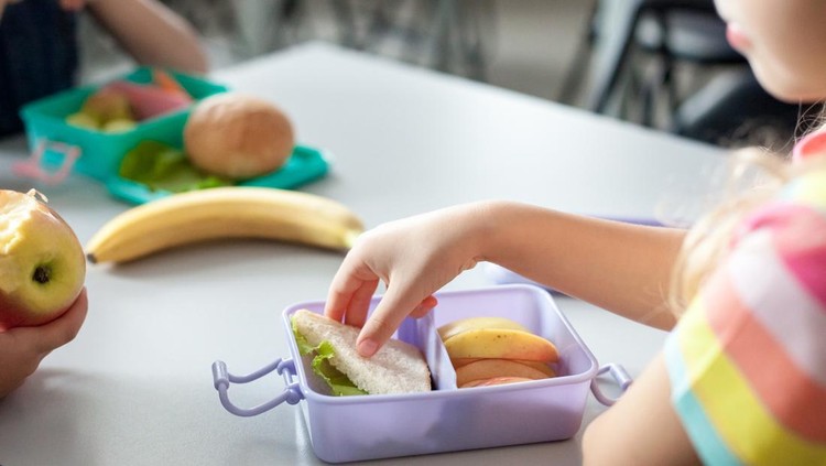 Bekal Sekolah Utuh Setiap Hari, Ternyata Anak Sakit Leukemia