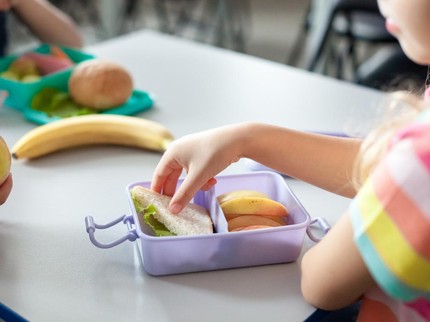 Bekal Sekolah Utuh Setiap Hari, Ternyata Anak Usia 7 Tahun Ini Sakit Leukemia