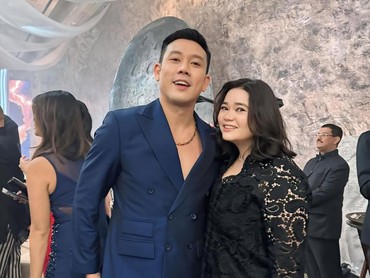 img-title Anggap Anak Bawa Rezeki, Denny Sumargo & Olivia Allan Mau Tambah Momongan