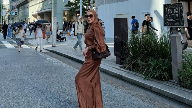 Kembali Digugat Cerai Andre Taulany, Ini 7 Potret Erin Sang Istri Lepas Hijab saat Liburan