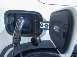 Harga Mobil Listrik Bekas Terjun Bebas, Hybrid Lebih Oke