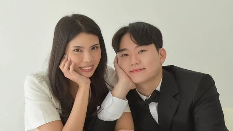 isah Cinta Putri Helmy Yahya Hingga Mantap Dipersunting Pria Asal Korea isah Cinta Putri Helmy Yahya Hingga Mantap Dipersunting Pria Asal Korea