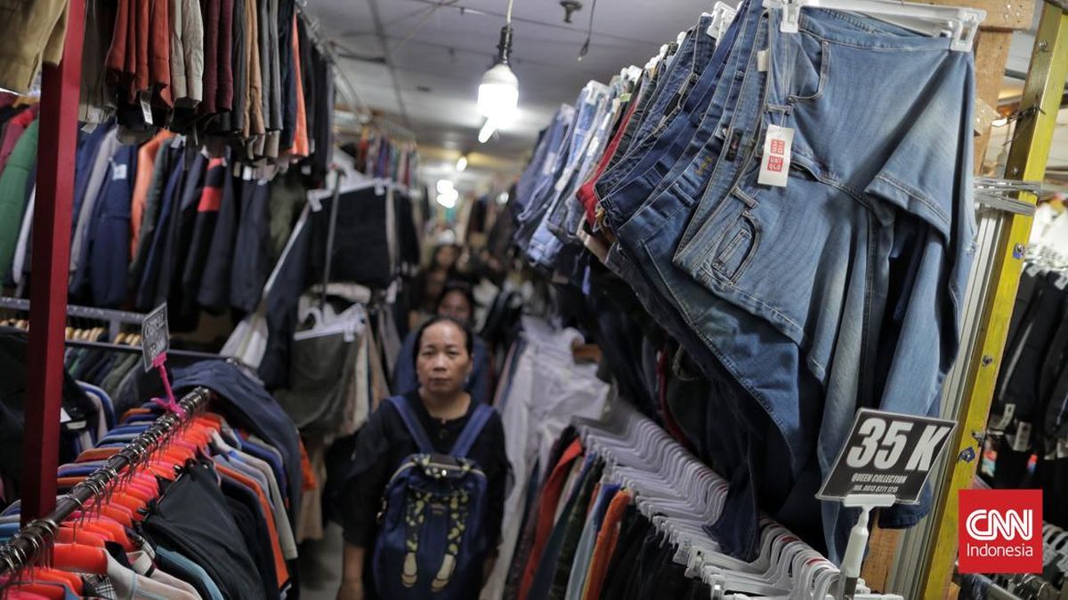 Pemerintah Bantah Izinkan Impor Baju Bekas di Perjanjian Dagang AS