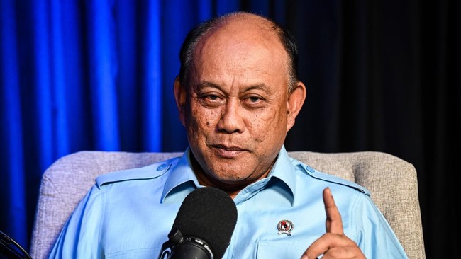 Kepala BGN Dadan Hindayana menyebut pemerintah telah mengucurkan APBN Rp8,2 triliun yang menciptakan perputaran uang di daerah mencapai Rp28 triliun.