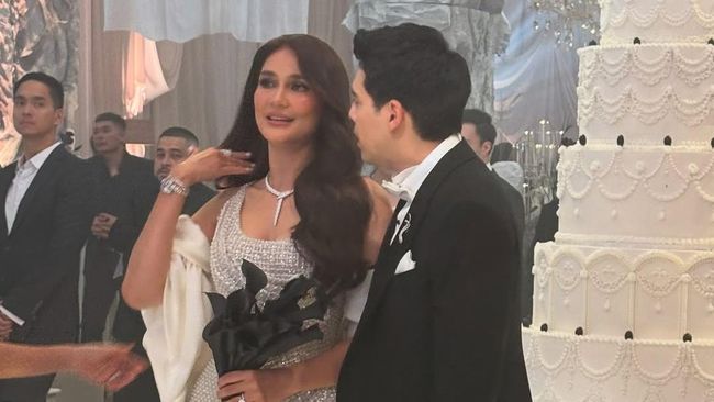 Makna Buket Hitam Luna Maya di Resepsi Jakarta, Ternyata Harganya...