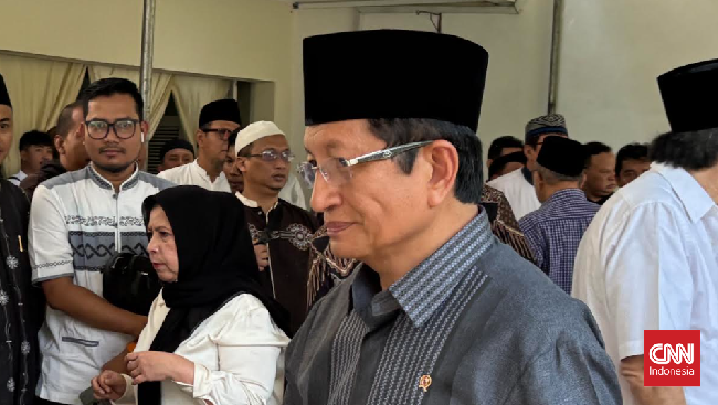 Menteri Agama Nasaruddin Umar hingga Wakil Presiden ke-10 dan ke-12 RI Jusuf Kalla melayat ke rumah duka mantan Menag Suryadharma Ali di Jakarta Timur.