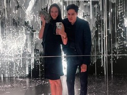 Nadine Chandrawinata Culik Mischa Kondangan, Sekalian Jadi Ajang Perjodohan