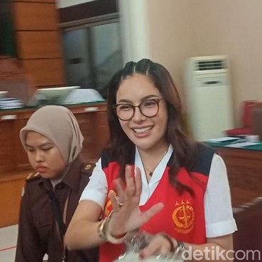 Nikita Mirzani Bakal Putar Rekaman yang Diduga Berisi Percakapan Reza Gladys di Sidang