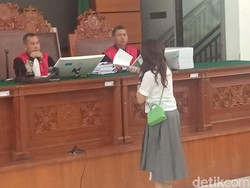 Nikita Mirzani Tuding Reza Gladys Atur Jaksa dan Hakim, Bukti Ada di Flashdisk