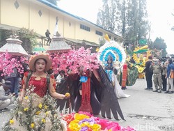 Pesta Bunga dan Buah 2025 di Karo Dihadiri Gubsu Bobby-Wamenbud Giring