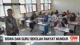 VIDEO: Siswa Dan Guru Sekolah Rakyat Mundur