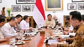 Prabowo Mendadak Kumpulkan Kapolri-Jaksa Agung di Istana Semalam