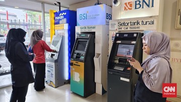 FOTO: Resah Nasabah Rekening Nganggur Diblokir PPATK