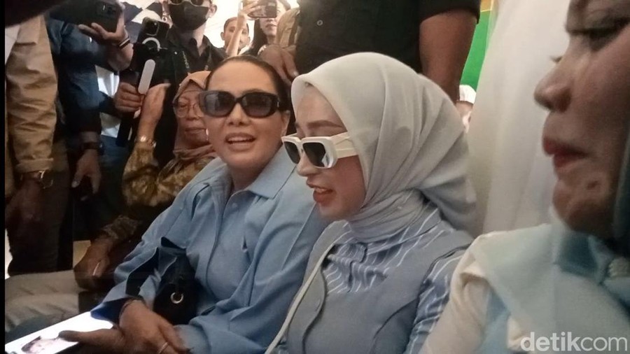 Reza Gladys hadiri sidang Nikita Mirzani Reza Gladys di PN Jakarta Selatan, Kamis (31/7/2025).
