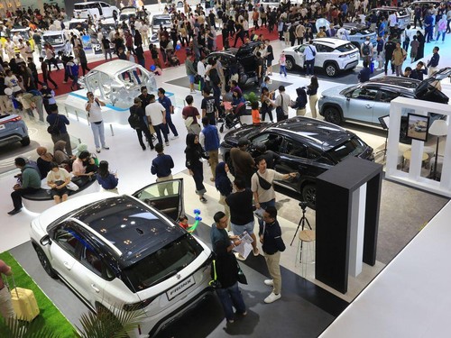 Target penjualan mobil tahun ini tidak berubah yakni 850 ribu unit yang telah diumumkan Gaikindo beberapa waktu lalu.