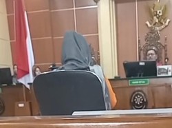 Tangis Helen Ratu Narkotika di Ruang Sidang, Minta Keringanan Hukuman
