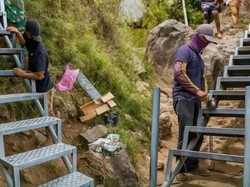 Jalur Pelawangan Menuju Danau Segara Anak Gunung Rinjani Selesai Diperbaiki