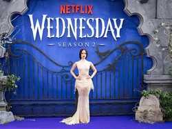 Video: Beda Wednesday Season 1 dan 2