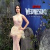 Gothic & Glamor, Jenna Ortega Pakai Dress "Kulit Ular" di Premier Wednesday Season 2