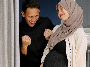 img-title Egy Maulana Selebrasi, Ini 7 Potret Adiba Khanza Pamer Perut Hamil Anak Pertama