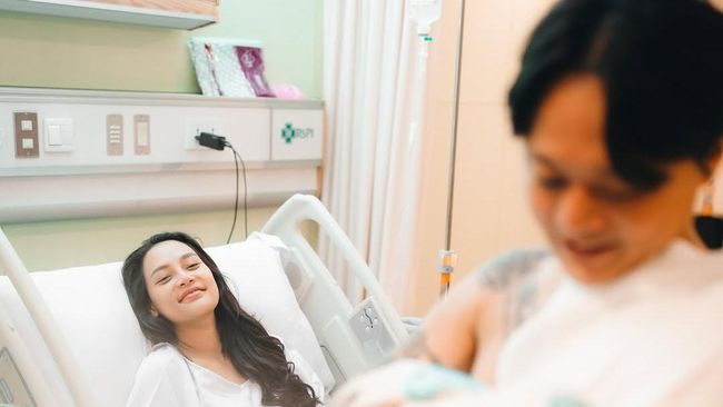 Ucapan Bahagia DJ Panda atas Kelahiran Anak Erika Carlina