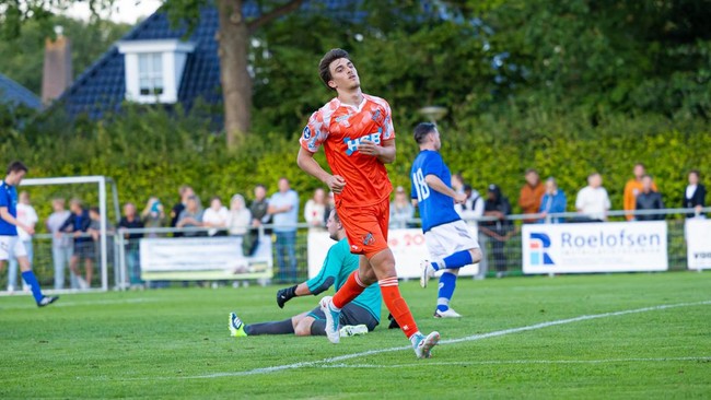 Striker calon naturalisasi Timnas Indonesia, Mauro Zijlstra, mencetak enam gol dalam laga uji coba FC Volendam.