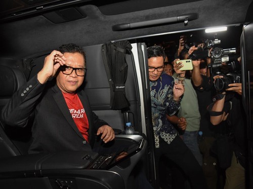 FOTO: Hasto Kristiyanto Bebas dari Penjara 