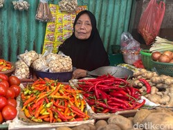 Cabai Rawit hingga Tomat Picu Jatim Inflasi 0,22% pada Juli 2025