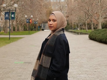 7 Potret Indah Permatasari Kenakan Hijab di Australia, Banjir Pujian Netizen