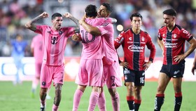 Pemain Atlas FC Coccaro Pasrah Dimarahin Messi